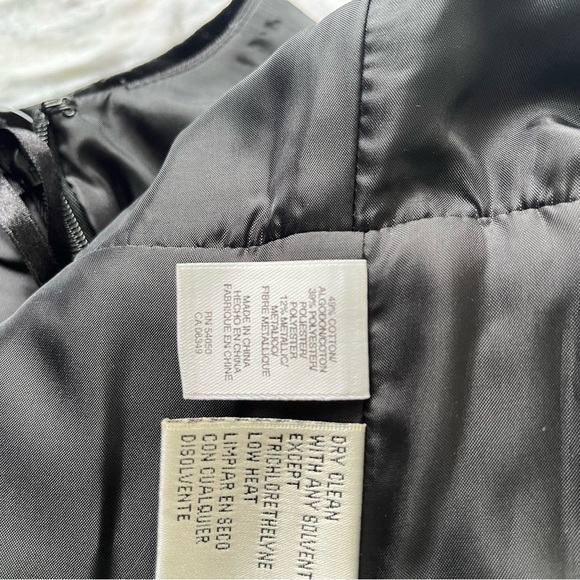 Evan Picone Black Sleeveless Sheath Mini Dress with textured floral - Picture 10 of 13